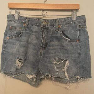 Cute ripped Jean shorts!! Sz 6/28
